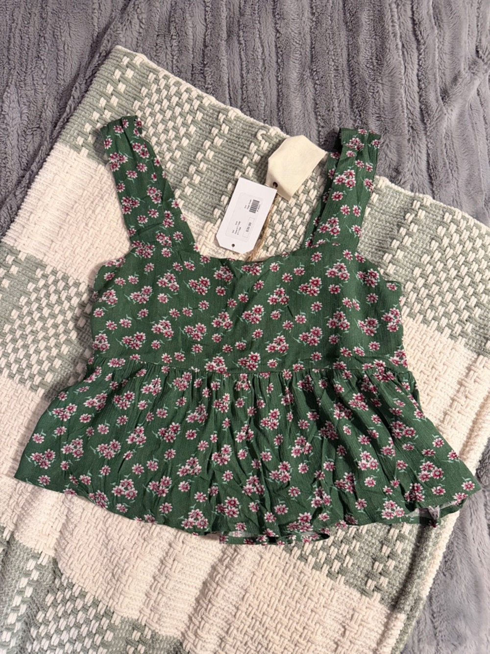 NWT Women’s Easel tank top 💚🩷
